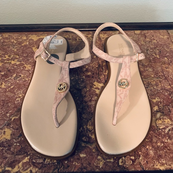 Michael Kors Blush Sandals with Logo Accent. Size 7 - Picture 1 of 3